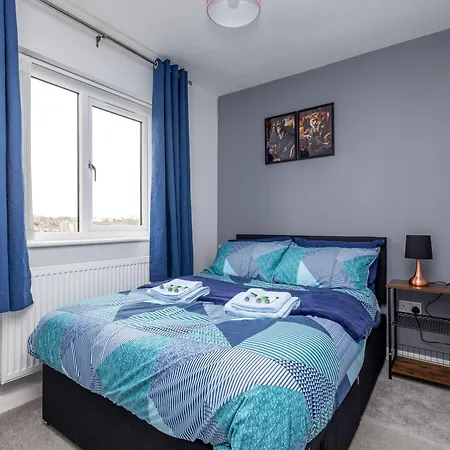 Alt-stay Accommodation, Stonecliffe Duo - 6 Bed 4 Bath - Contractors & Long Apartment