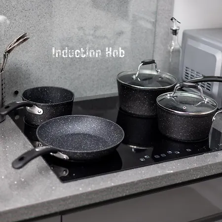 Apartment Alt-stay Accommodation, Stonecliffe Duo - 6 Bed 4 Bath - Contractors & Long