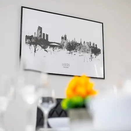 Alt-stay Accommodation, Stonecliffe Duo - 6 Bed 4 Bath - Contractors & Long Apartment Leeds (West Yorkshire)