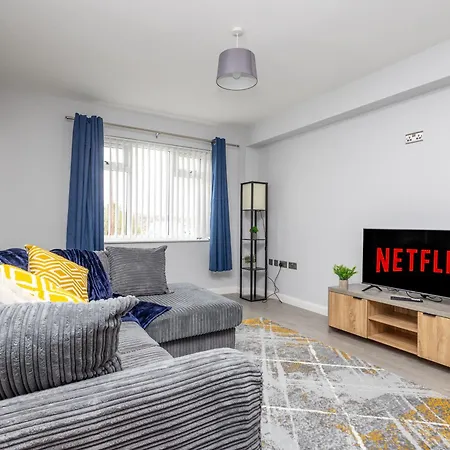 Alt-stay Accommodation, Stonecliffe Duo - 6 Bed 4 Bath - Contractors & Long Apartment Leeds (West Yorkshire)