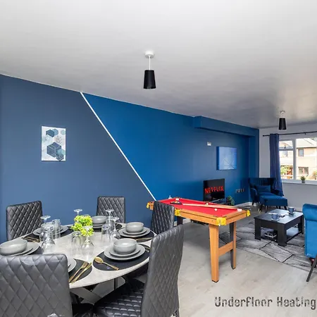 Alt-stay Accommodation, Stonecliffe Duo - 6 Bed 4 Bath - Contractors & Long Apartment