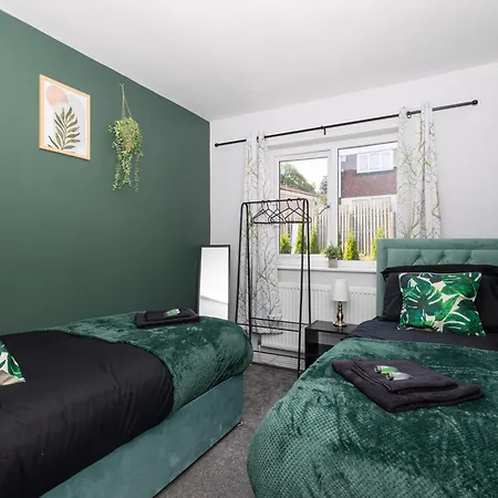 Alt-stay Accommodation, Stonecliffe Duo - 6 Bed 4 Bath - Contractors & Long Apartment