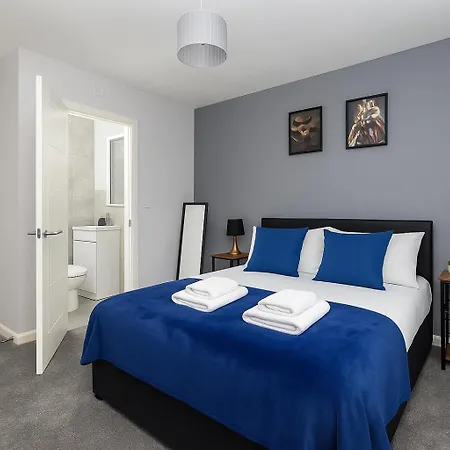 Stonecliffe Homes By Alt-stay 6 Bedroom Contractor And Corporate - 2x Semi Detached With 2 Kitchens, 2 Living Rooms, 4 Bathrooms, Parking, Netflix And Fast Wi Fi - Long Ready With Weekly And Monthly Rates ليدز