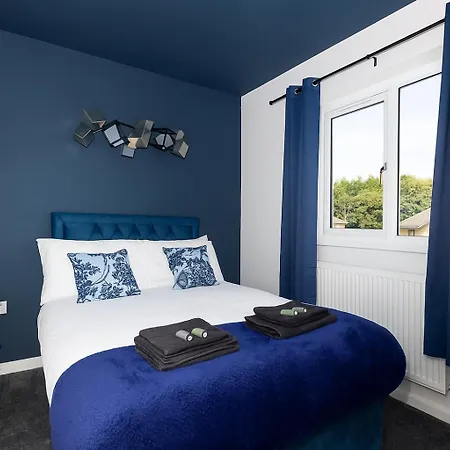 شقة Stonecliffe Homes By Alt-stay 6 Bedroom Contractor And Corporate - 2x Semi Detached With 2 Kitchens, 2 Living Rooms, 4 Bathrooms, Parking, Netflix And Fast Wi Fi - Long Ready With Weekly And Monthly Rates ليدز